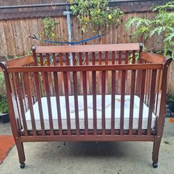 Baby Crib Adjustable With Wheels Matress  And Sheets Cover 