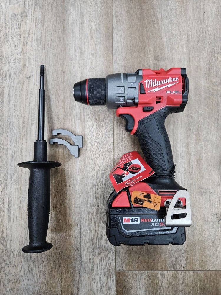 NEW Milwaukee M18 Fuel Gen-4 Brushless Hammer Drill With 5AH Battery