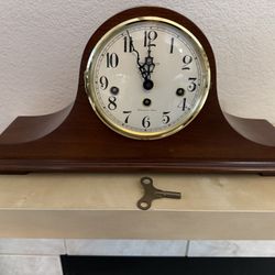 Howard Miller Antique Mantle Clock W Original Key
