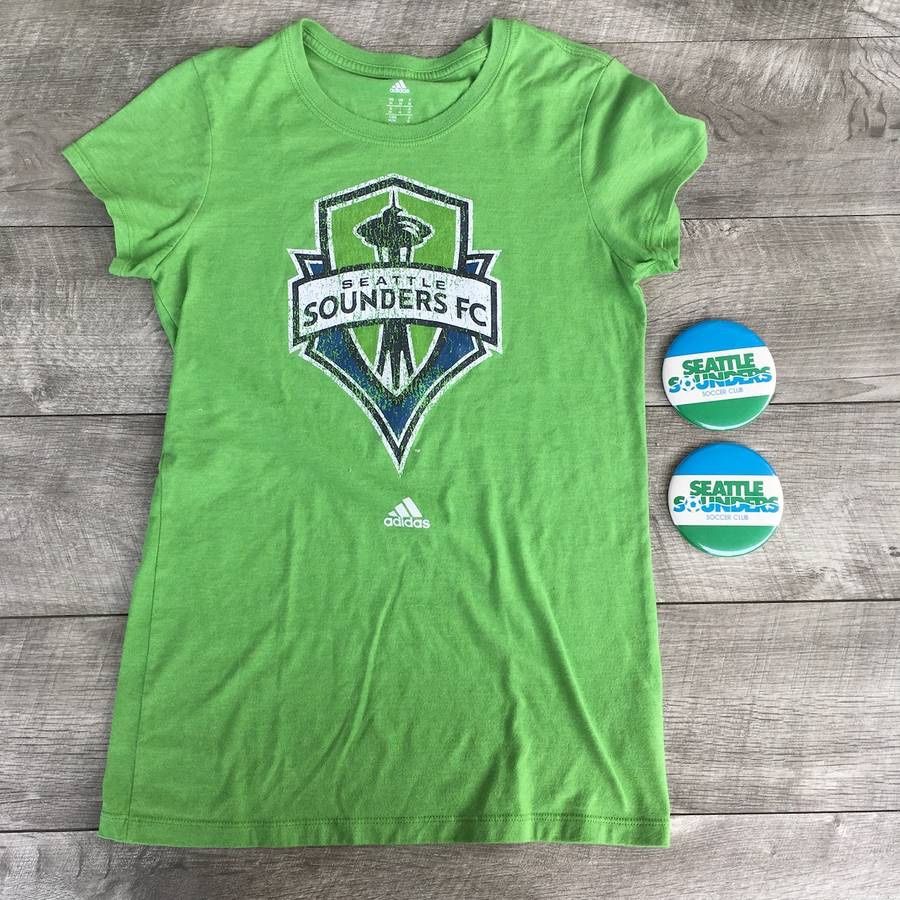 Lot of 2 Vintage Seattle Sounders Soccer Club Buttons and Youth Shirt