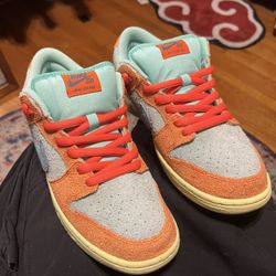 Nike SB Dunks Orange Emerald Size 10