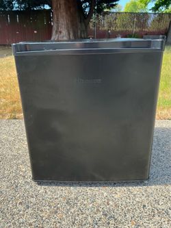 Hisense Mini Refrigerator
