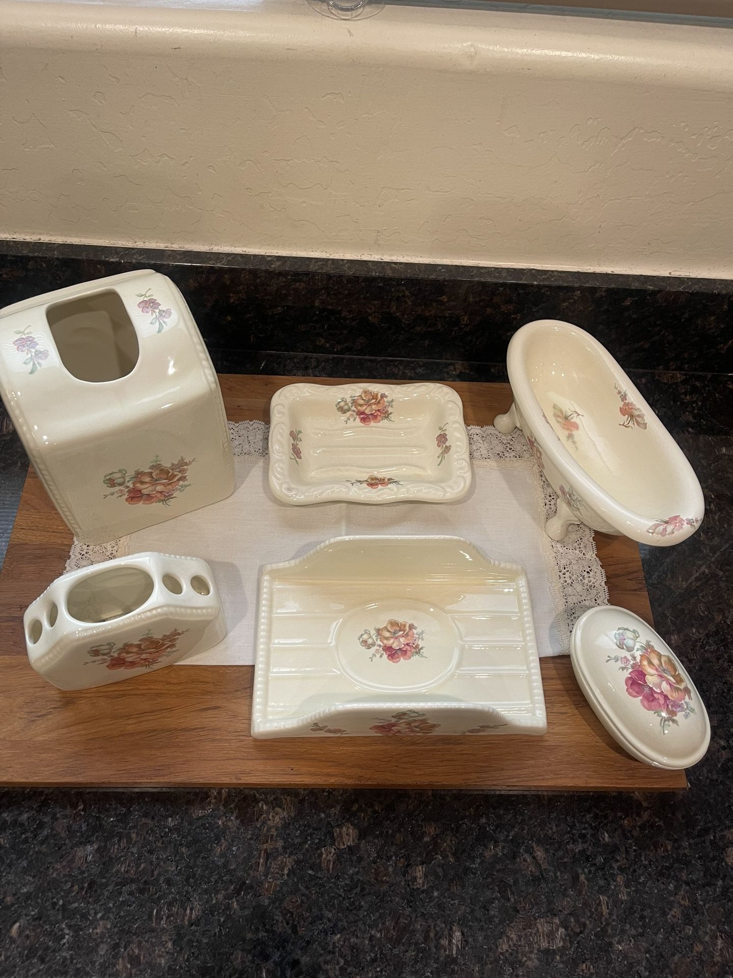 6 piece vintage Athena bathroom set up
