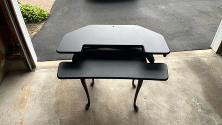 Standing desk