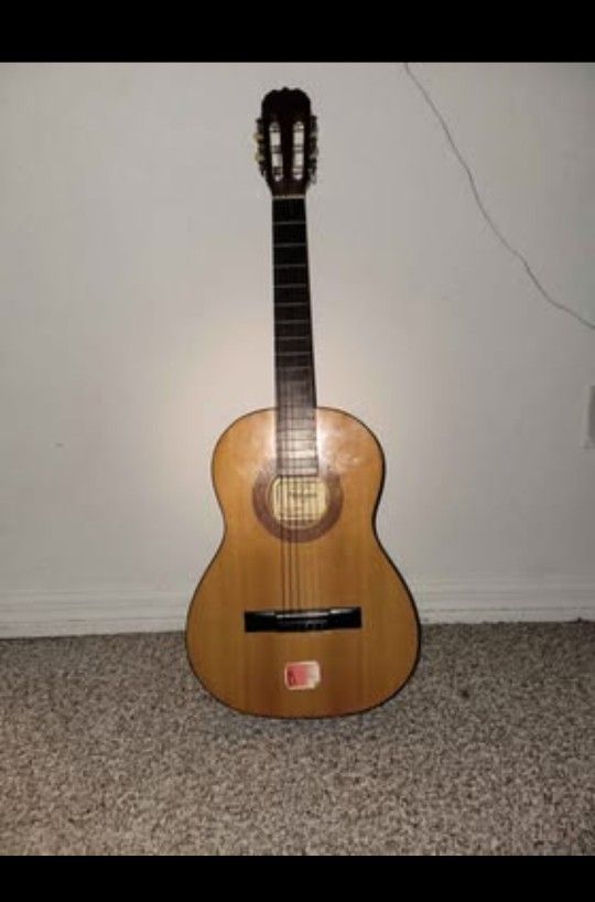 Hohner HC03 classical guitar