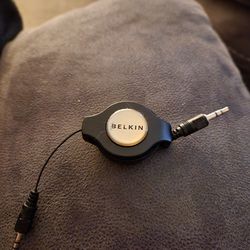 Belkin Retractable Car / Stereo Cable 
