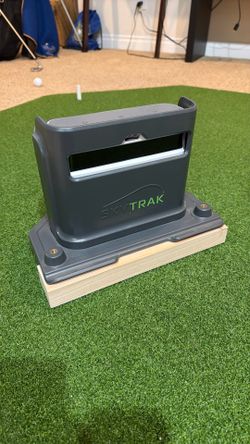 SKYTRAK Plus Golf Simulator