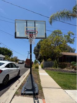 Outdoor basketball hoop