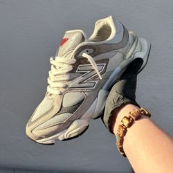 $115 MENS SIZE 9.5 NEW BALANCE 9060 rain Cloud Color Way I WANT SOLD ASAP