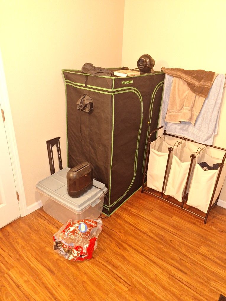 Vivosun Grow Tent, Humidifier, And Fan With Hose