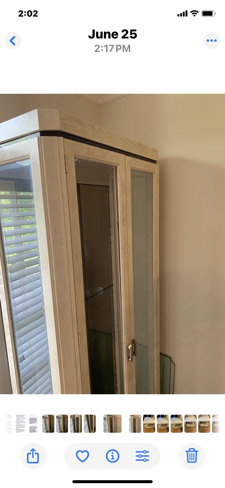 Henredon Display Case: FREE
