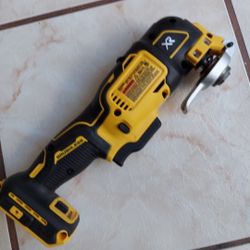 New Dewalt XR 3-Speeds  Oscillating Multi Tool 20v  - Tool Only. 
