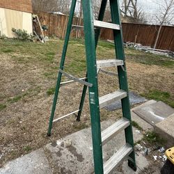 Fiberglass Ladder 6 Ft