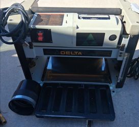 Delta Shopmaster Benchtop Thickness Planer