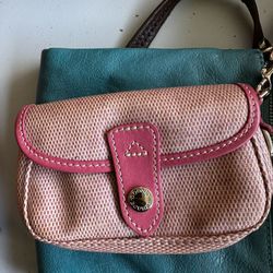 Women’s Dooney Bourke-Clutch