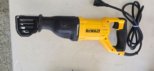 NEW DEWALT ELECTRIC SAWZAW $65 RETAILS 150