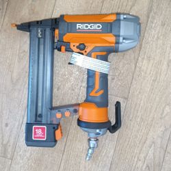 RIDGID 18 GAUGE 1 1/2 in Nailer 