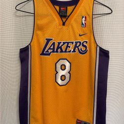 LA Lakers Kobe Bryant #8 Nike Swingman Jersey, Youth Medium, Home Court Laker Gold, Purple & White Sides