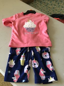 Brand New 2T Fleece Set