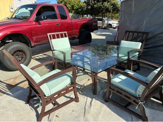 BEAUTIFUL PATIO SET VERY HEAVY NEED TRUCK REALLY GOOD CONDITION