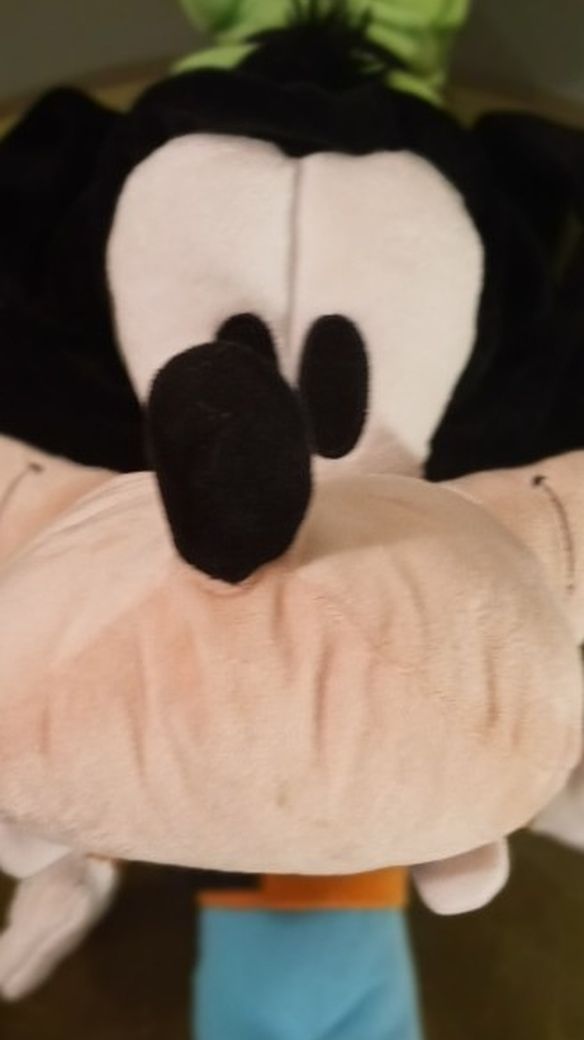 Disney Resort Limited Goofy Plush Doll & Hat