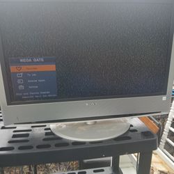 Sony Bravia Flat Screen TV 32" No Remote Control 