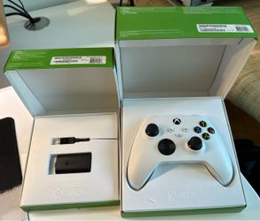 XBOX Wireless Controller + Rechargeable Battery