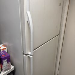 Free Refrigerator READ Full Description!!! Please! 