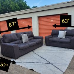 *FREE DELIVERY* ROOMS TO GO SOFA/LOVESEAT SET* Hablo Español!