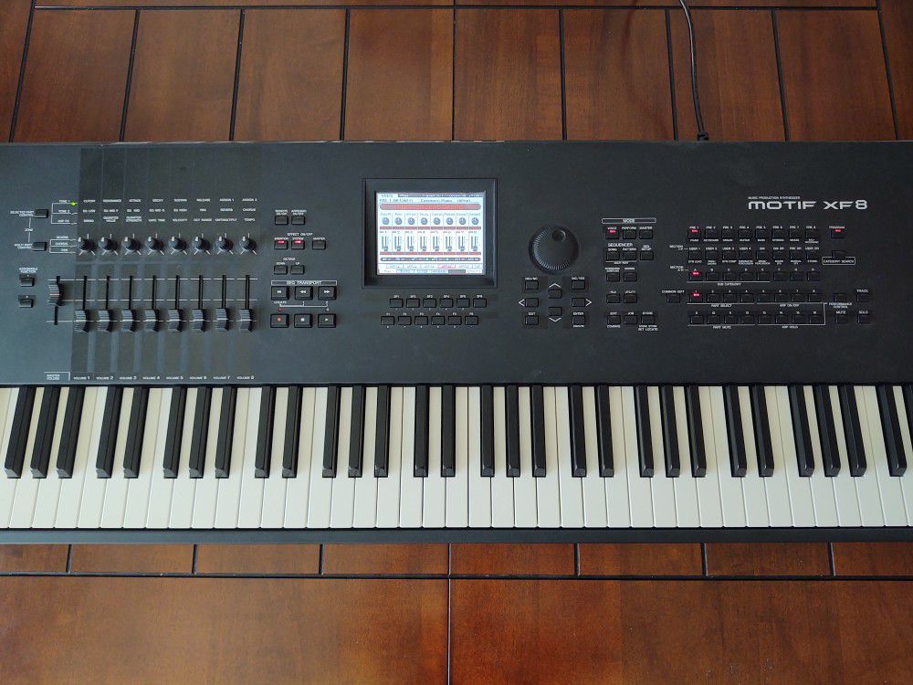 Yamaha Motif XF8 Music Production Synthesizer with Hard Case