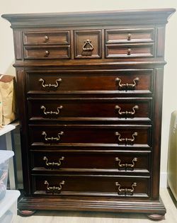 Lexington Furniture Dresser / Chest of Drawers