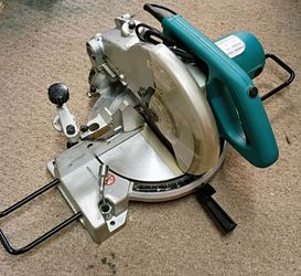 Makita compound miter saw