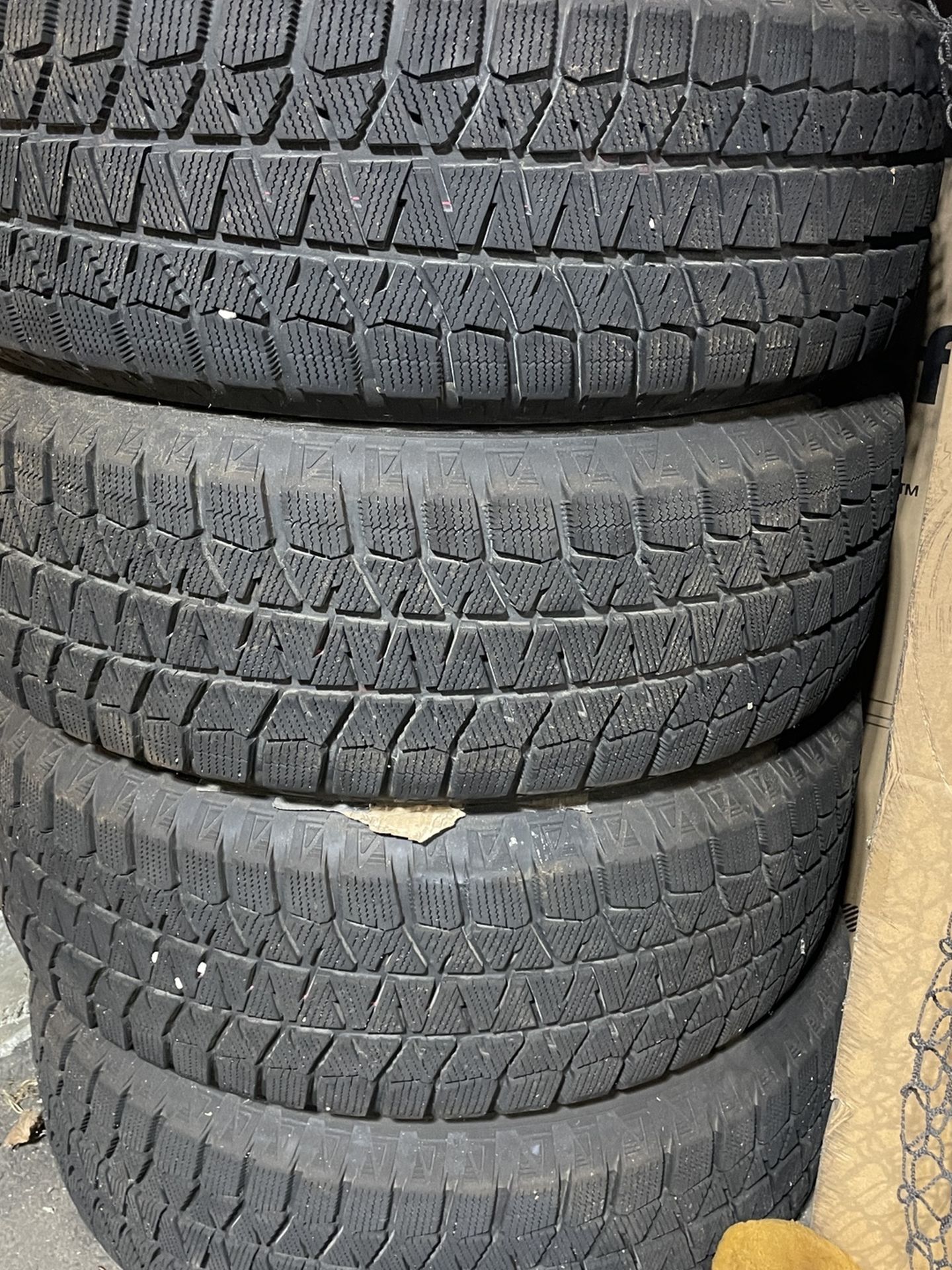 Bridgestone Blizzak Snow Tires 235/60/R17