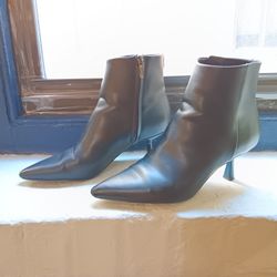 Black Ankle Boots Circus NY Size 9