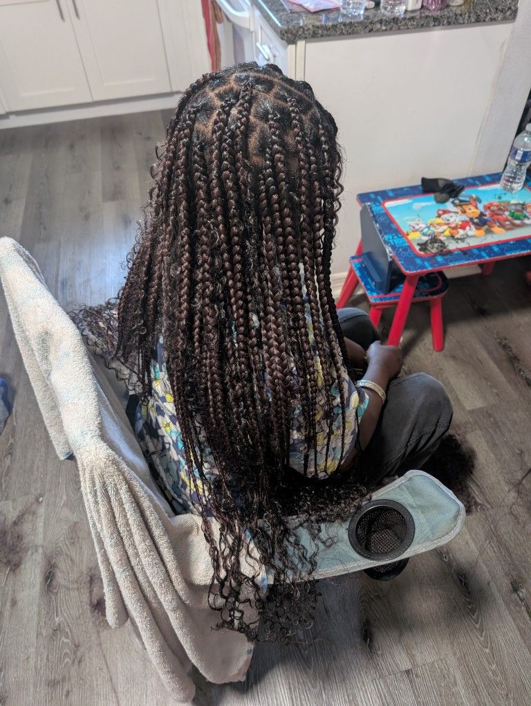 Large Knotless Braids