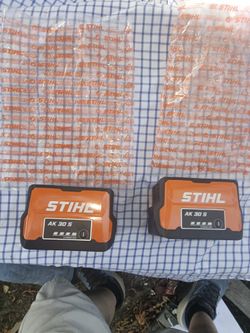 (Two) Stihl Ak 30 S batteries