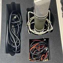 Music Gear Dolphin 