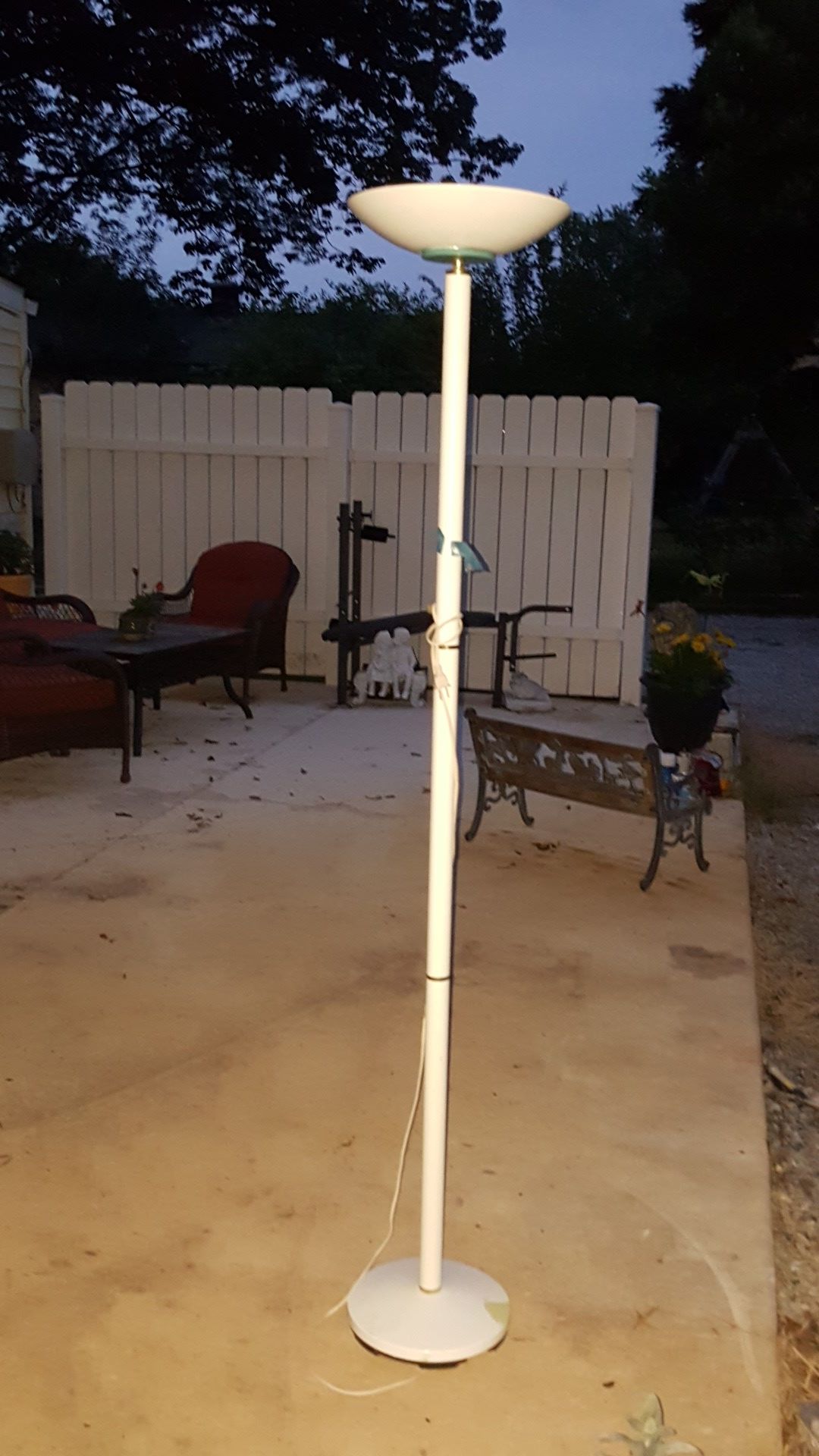 Floor lamp