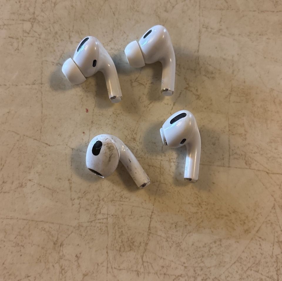 Apple Air Pods Pro Right Side $40 Each OBO