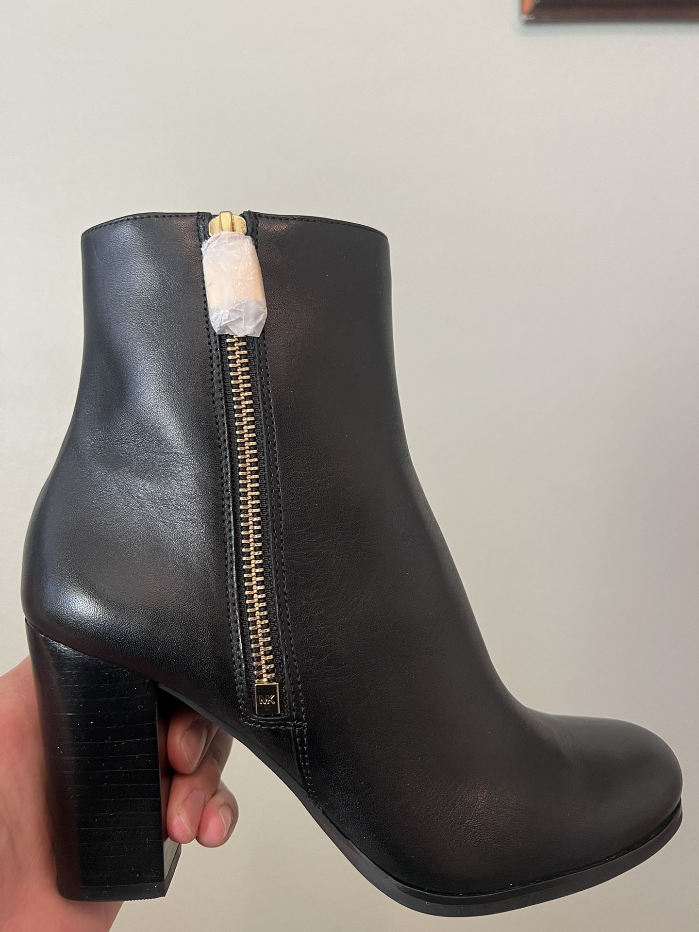 Michael Kors Women Boots (new)