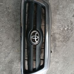 Toyota tacoma front grill