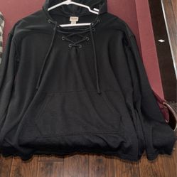 Woman’s Mossimo Sweatshirt