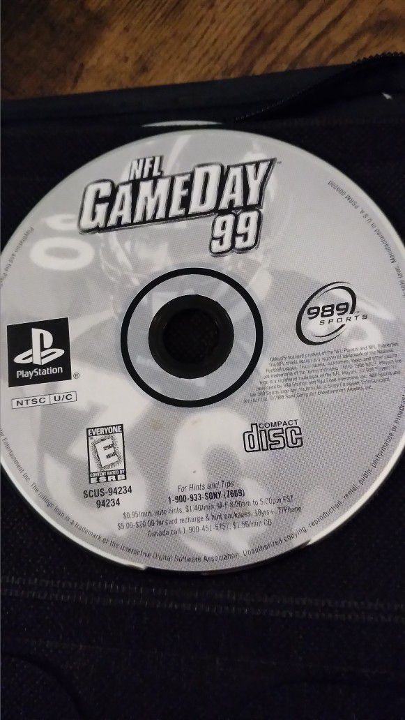 NFL GameDay '99 PS1