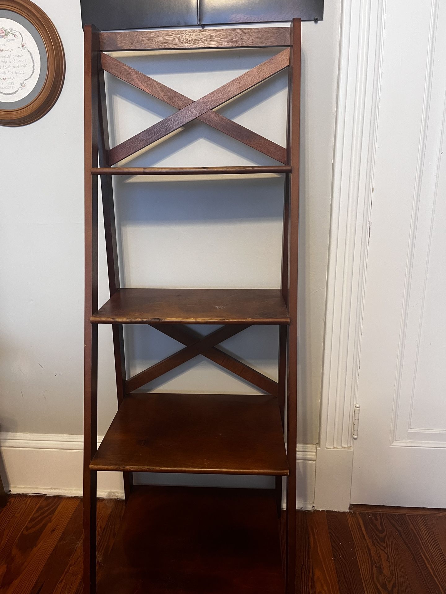 Ladder shelf