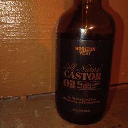Haitian castor oil pure and good for  hair growth and for dry scalp and is used for massage