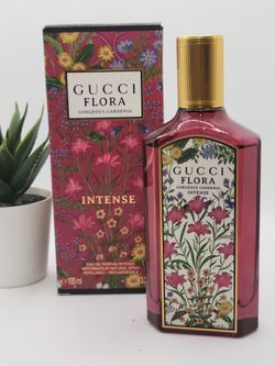 Gucci
 
Flora Gorgeous Gardenia Eau de Parfum Intense

3.3 fl (USED 10%)⭐️