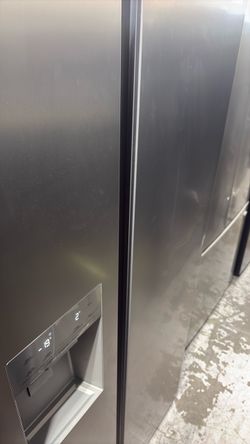 Hisense side-by-side Refrigerator