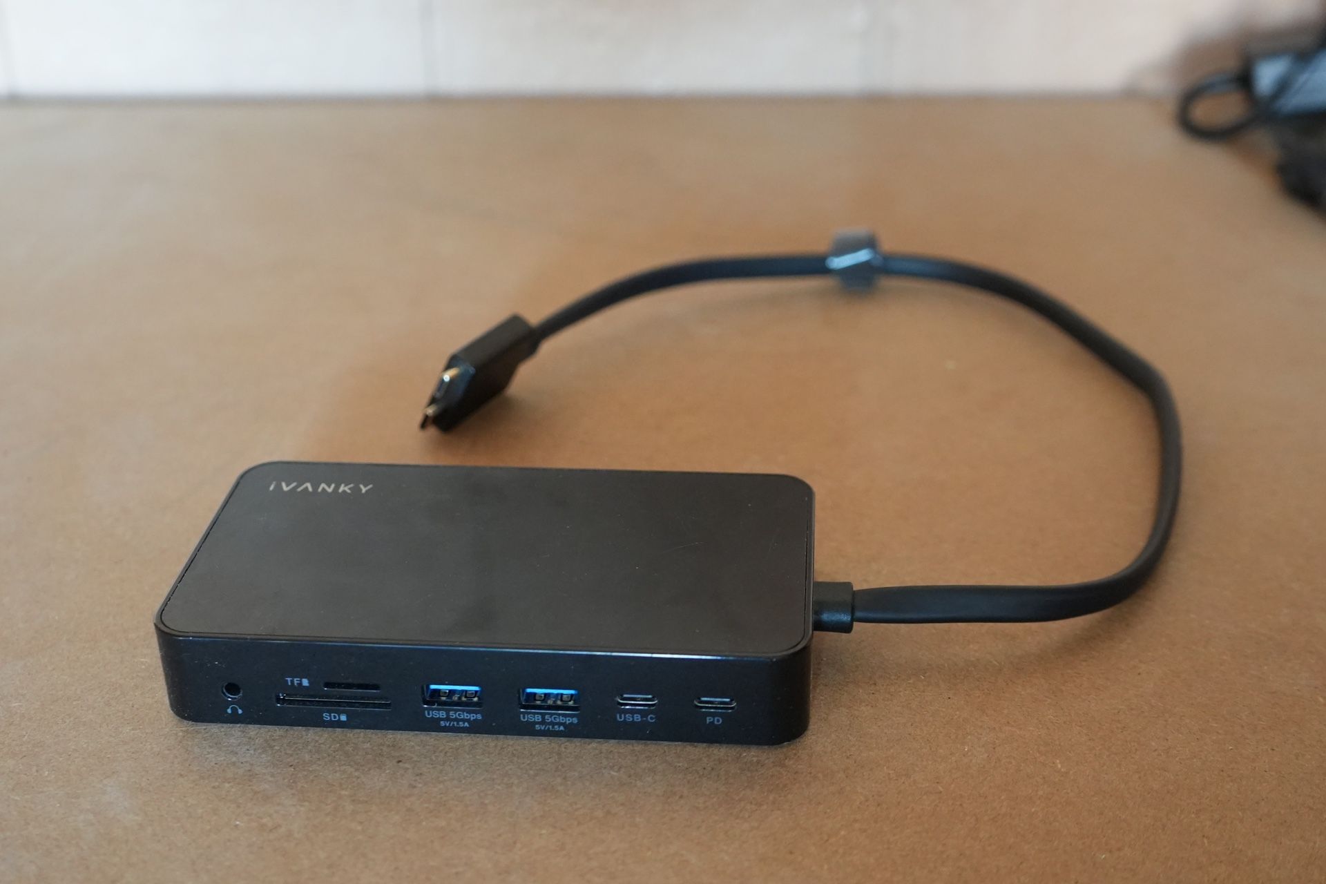 MacBook Pro Docking Station 12-in-2