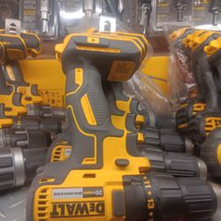 DEWALT 20V MAX CORDLESS  DRILL DRIVER 