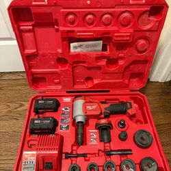 M18 18V Lithium-Ion 1/2 in. - 2 in. Force Logic High Capacity Cordless Knockout Tool Kit /W Die Set, 3.0Ah Batteries